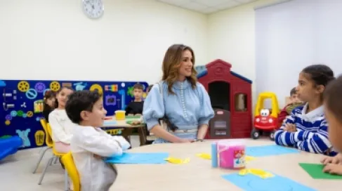 الملكة رانيا العبدالله تفتتح مركز زها الثقافي في محافظة العقبة