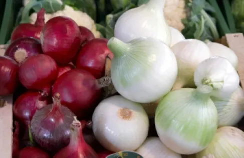 البصل صحي.. لكن هذه الفئات يجب أن تتجنبه!