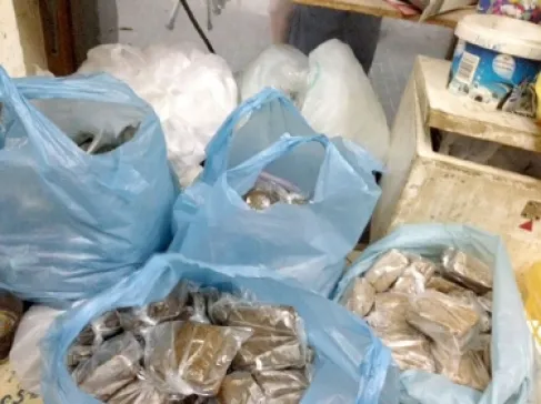 طبيب سعودي يحذر  الشباب من (السويكة): علبة واحدة تعادل 60 سيجارة