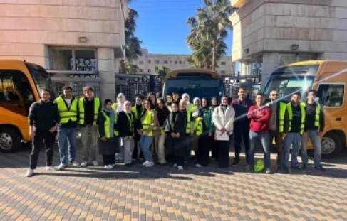 عمّان الأهلية تختتم الحملة الشتوية (أمل ودفء) في محافظة البلقاء  