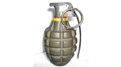 (قنبلة وخلافات شخصية).. مجزرة داخل (مجلس قات) في تعز اليمنية