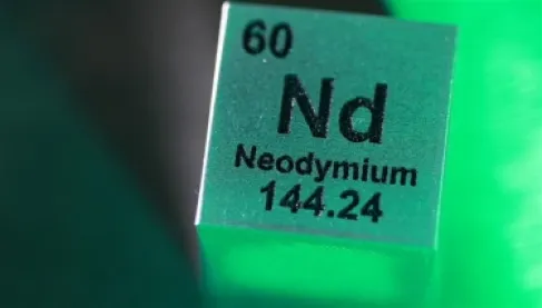 كنز في منزلك .. النيوديميوم معدن نادر يشعل حروب الكبار