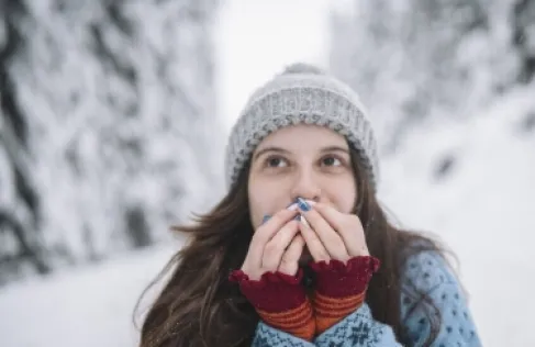 هل حقا تشعر النساء بالبرد أكثر من الرجال؟