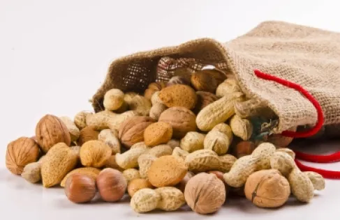 مكسرات شائعة تحسّن جودة النوم