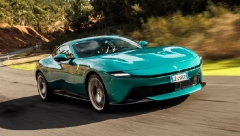 تحفة فنية مدعومة بسحر تقنيات الفورمولا 1.. فيراري Amalfi أيقونة القوة والسرعة