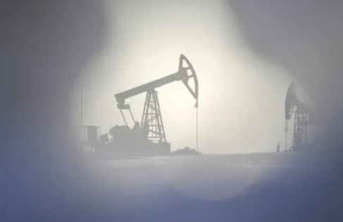 التهدئة مع إيران تكبد النفط خسائر أسبوعية جديدة