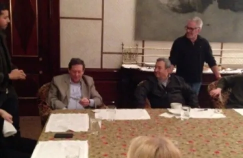 إيهود باراك يعترف بزيارة إبستين في جزيرته