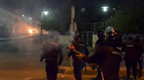 مشاجرة عنيفة.. وفاة شخص طعنا بالرقبة بالكرك وإصابة 5 - تفاصيل