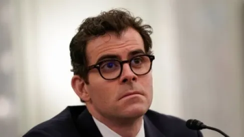 رئيس إنستغرام يصدم الجميع معتبرًا أن تصفح المنصة لـ 16 ساعة ليس إدمانًا