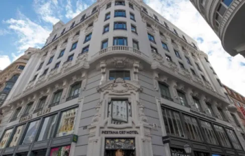 رونالدو يدخل سوق الاستثمار في بريطانيا بمشاريع فندقية وترفيهية