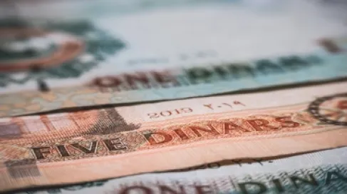 Economic Expert: Early Salary Disbursement in Jordan Before Ramadan Is Unjustified