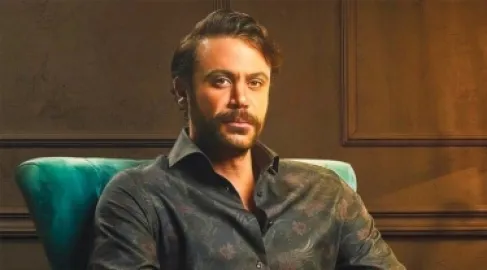 محمد إمام يخوض ثلاث علاقات عاطفية في الكينج!