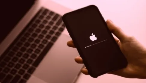 الـ FBI عجز أمامها.. ميزة سرية تجعل آيفون جهازاً يستحيل اختراقه