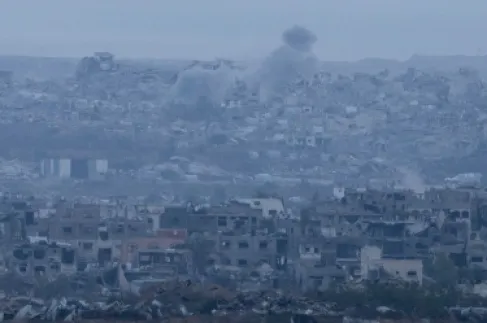 غارات إسرائيلية وقصف مدفعي يستهدفان شمالي قطاع غزة