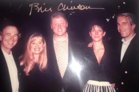 هيلاري كلينتون: وجود اسم شخص ما في ملفات إبستين لا يعني ارتكابه جريمة