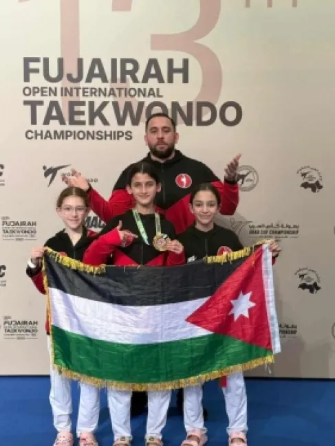 جنى وجوري وغالية.. مبارك ذهبيات التايكوندو