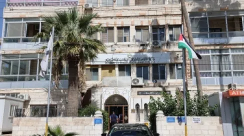 الحكومة تطلع على خطط وزارة الأوقاف لشهر رمضان