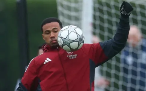 نجم أرسنال يستخدم حساباً مجهولاً على منصة إكس لاستفزاز الجماهير