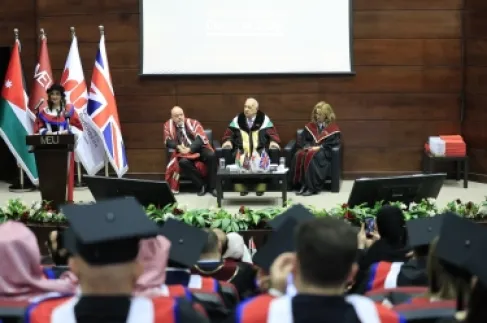 (الشرق الأوسط) تحتفي بخريجي البرامج الدولية… شراكة ارتقت بمفهوم التعليم الجامعي