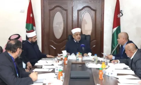 The Zakat Fund approves a 40-dinar Eid gift for beneficiary families and the distribution of 12,000 shopping coupons