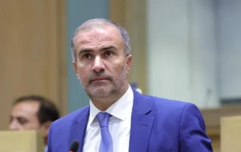 النائب فريحات: (كوبونات) المساعدات لا تليق بعلاقة النائب بالحكومة