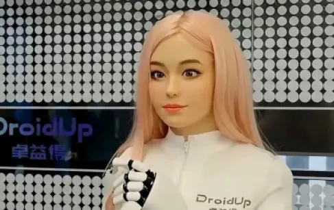 قفزة تقنية جديدة.. ابتكار روبوت قادر على التفاعل مثل البشر‎‎