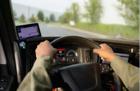 4 وضعيات قيادة شائعة تضر بالظهر والرقبة