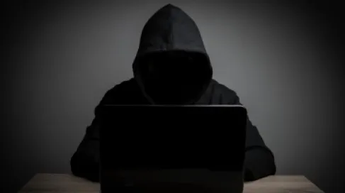 السياحة تحذر من التعامل مع مكاتب غير مرخصة وتلوح بإجراءات قانونية