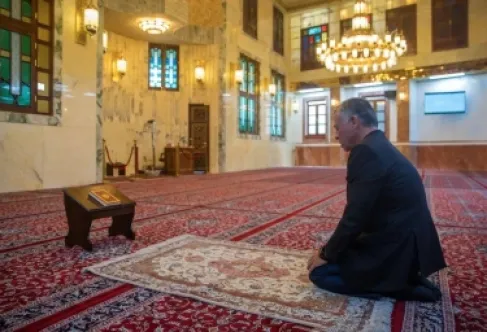 الملك يهنئ الأمتين العربية والإسلامية بحلول شهر رمضان