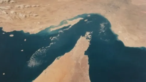 إيران تعتزم إغلاق مضيق هرمز