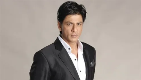 أقسى الحكام في منزلي.. شاروخان يكشف كيف ينتقد أبناؤه أعماله الفنية