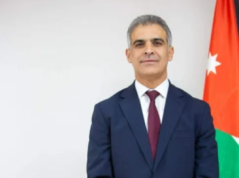 حازم رحاحلة يفسر للأردنيين اسباب رفع سن التقاعد 