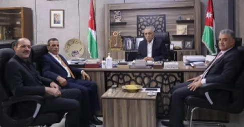 وزير الثقافة يهنئ الناشرين اليازوري والتلاوي