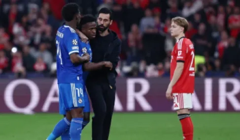 (فيفا) يتضامن مع فينيسيوس في واقعة بريستياني