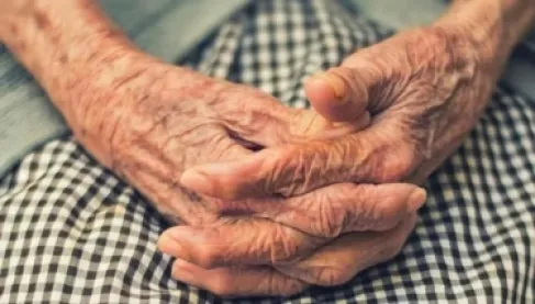 ضياع راتب تقاعدي لمسن في عمان بعد سحبه ومناشدة لإعادته