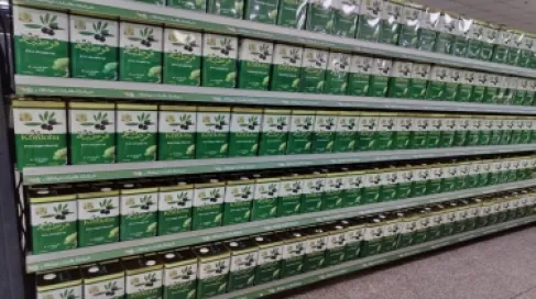 الحكومة: توريد 300 ألف عبوة زيت زيتون للمؤسستين الاستهلاكيتين نهاية شباط