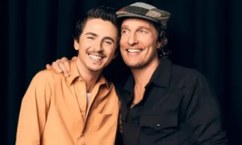 كيف يستثمر مشاهير العالم نسخهم الرقمية لتحقيق ثروات لا تنتهي؟