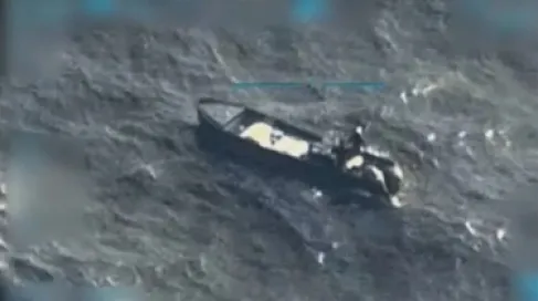 الجيش الأمريكي يعلن مقتل 3 أشخاص جراء قصفه (سفينة مخدرات) في البحر الكاريبي