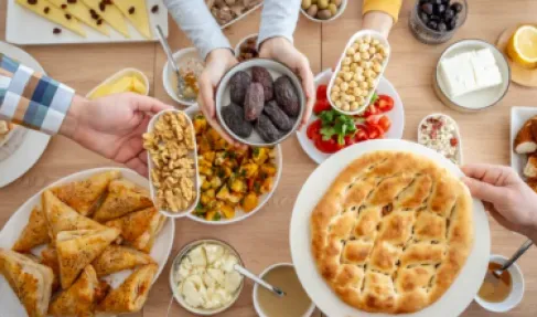 الصيام ومرضى القولون العصبي.. التنظيم كلمة السر