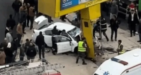 وفاة و4 إصابات بحادث سير في وسط البلد