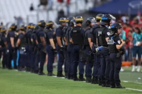 السجن للاعب فرنسي كسر أنف شرطية