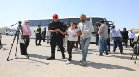 خلال عام.. 635 طفلا و 1598 مرافقاً لهم نقلهم الأردن من غزَّة