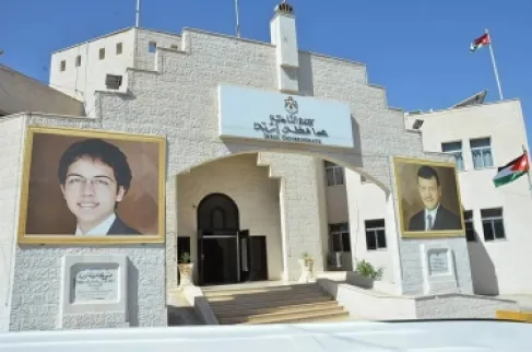 إربد: إزالة 37 بسطة معيقة للمرور وإغلاق محل البان لمخالفته الشروط الصحية