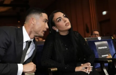 أسرار تضخم ثروة رونالدو.. عقد ذهبي مع جورجينا