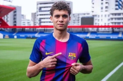 برشلونة يستدعي حمزة عبد الكريم من معسكر منتخب مصر للشباب