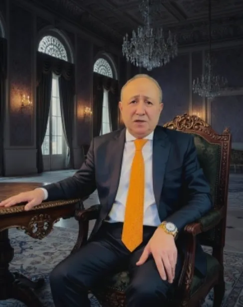 شادي وأبو شادي وطموح الوصول إلى العالمية