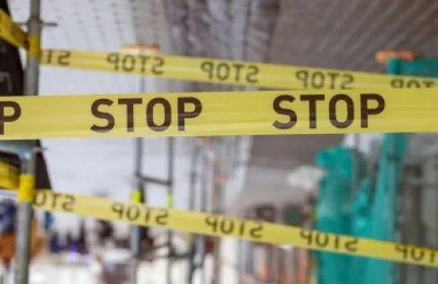 حادثة مأساوية تهز إيطاليا.. أب يقتل طفلته الرضيعة ويخنقها دون أن يشعر