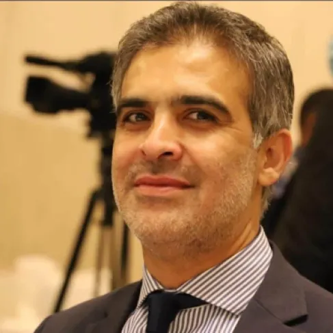 حازم رحاحلة ينشر نص ورقة تقهقر النيوليبرالية بالشراكة مع الرزاز - رابط