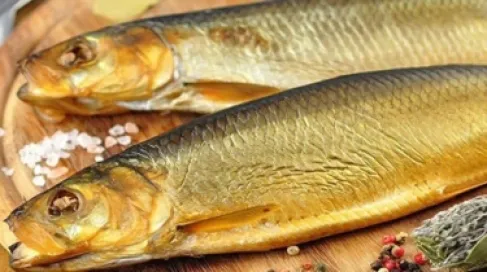 أطباء يحذرون من الرنجة والفسيخ في رمضان