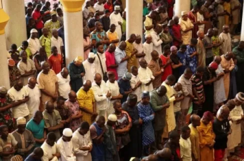 مقتل 5 مصلين بهجوم على مسجد أثناء التراويح في نيجيريا